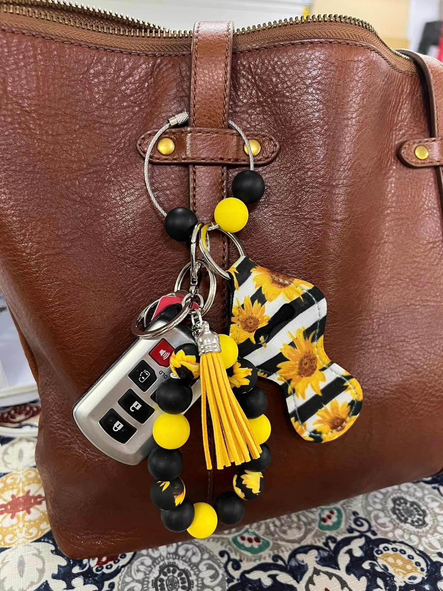 Mama Lightning Bolt Acrylic Beaded Wristlet